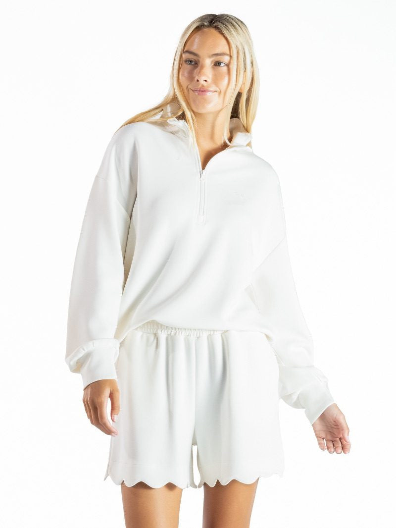 SS LONG SLEEVE SCALLOP TOP