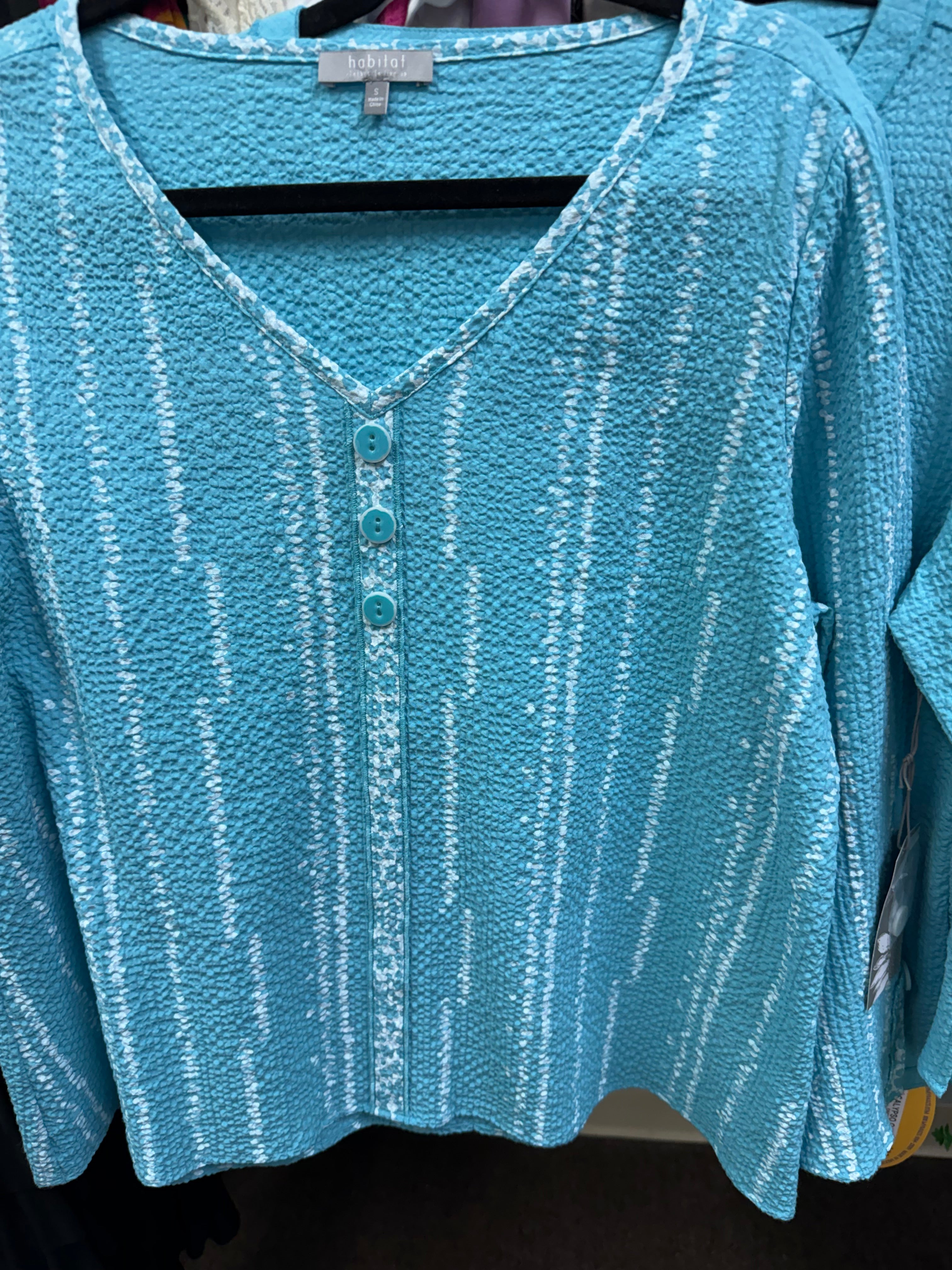 HABITAT CRINKLE CREPE BUD LIVVY V-NECK TOP MALIBU