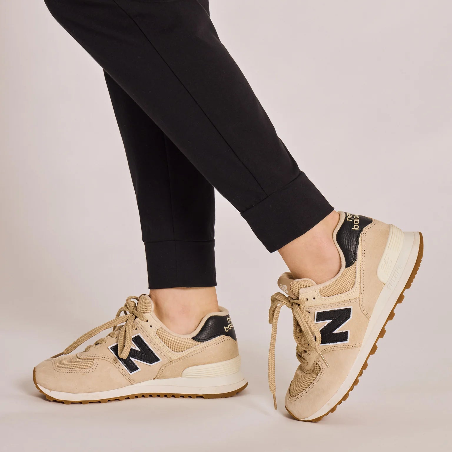 WOMEN'S CRUSHER-FLEX JOGGERS - TRUE BLACK