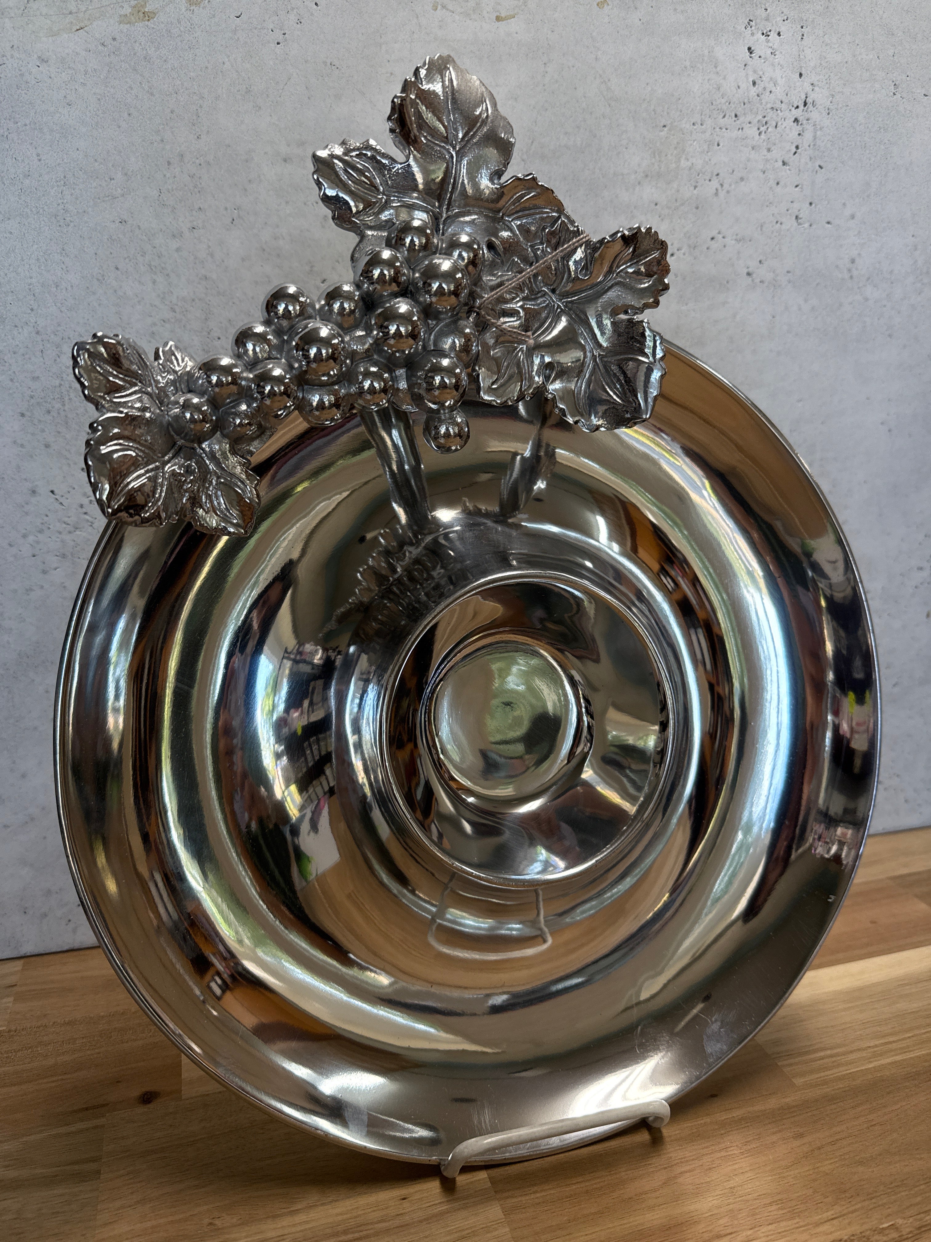 ARTHUR COURT ROMAN GRAPE CHIP & DIP