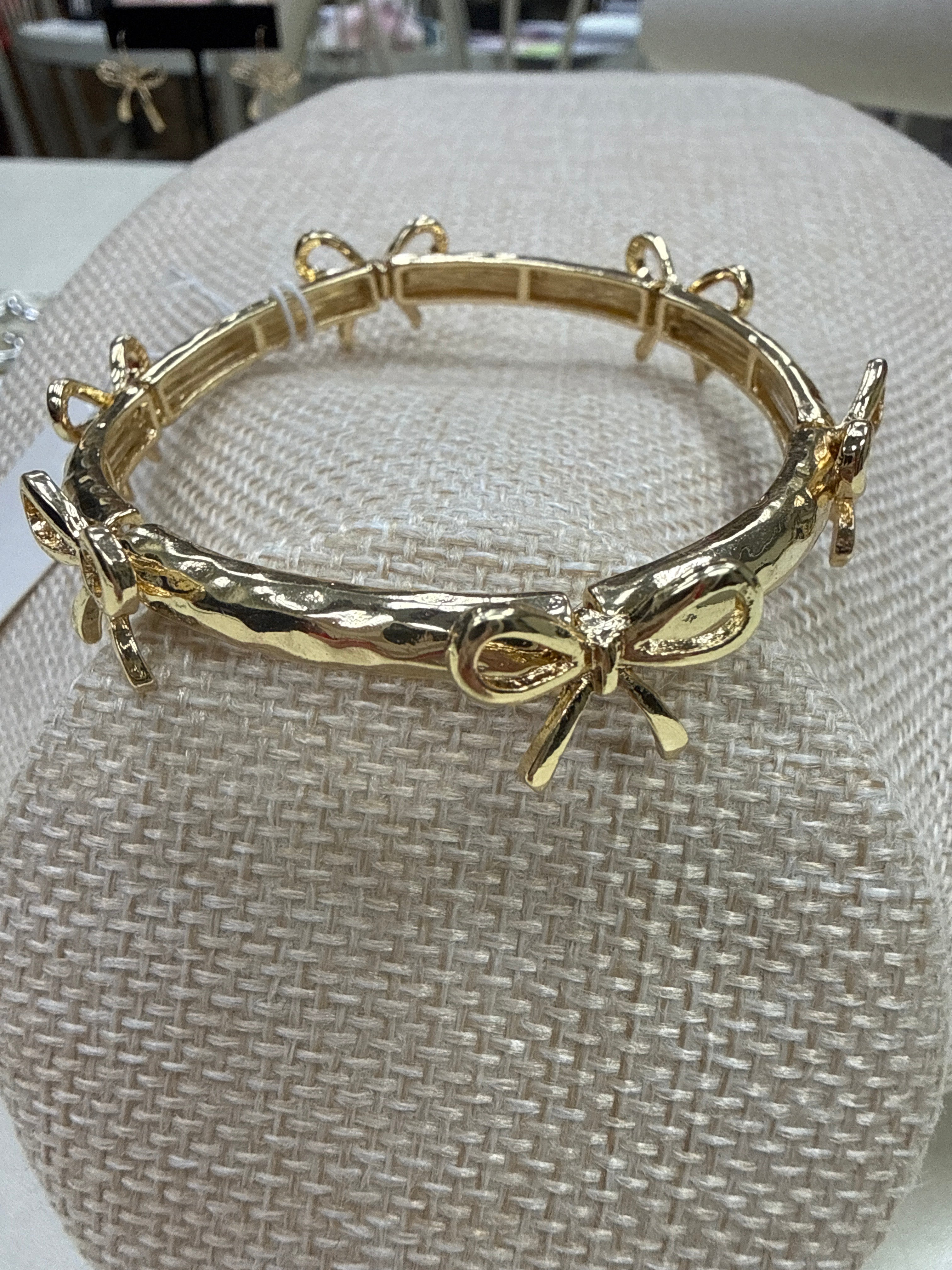 BOW STATION GOLD BRACELET