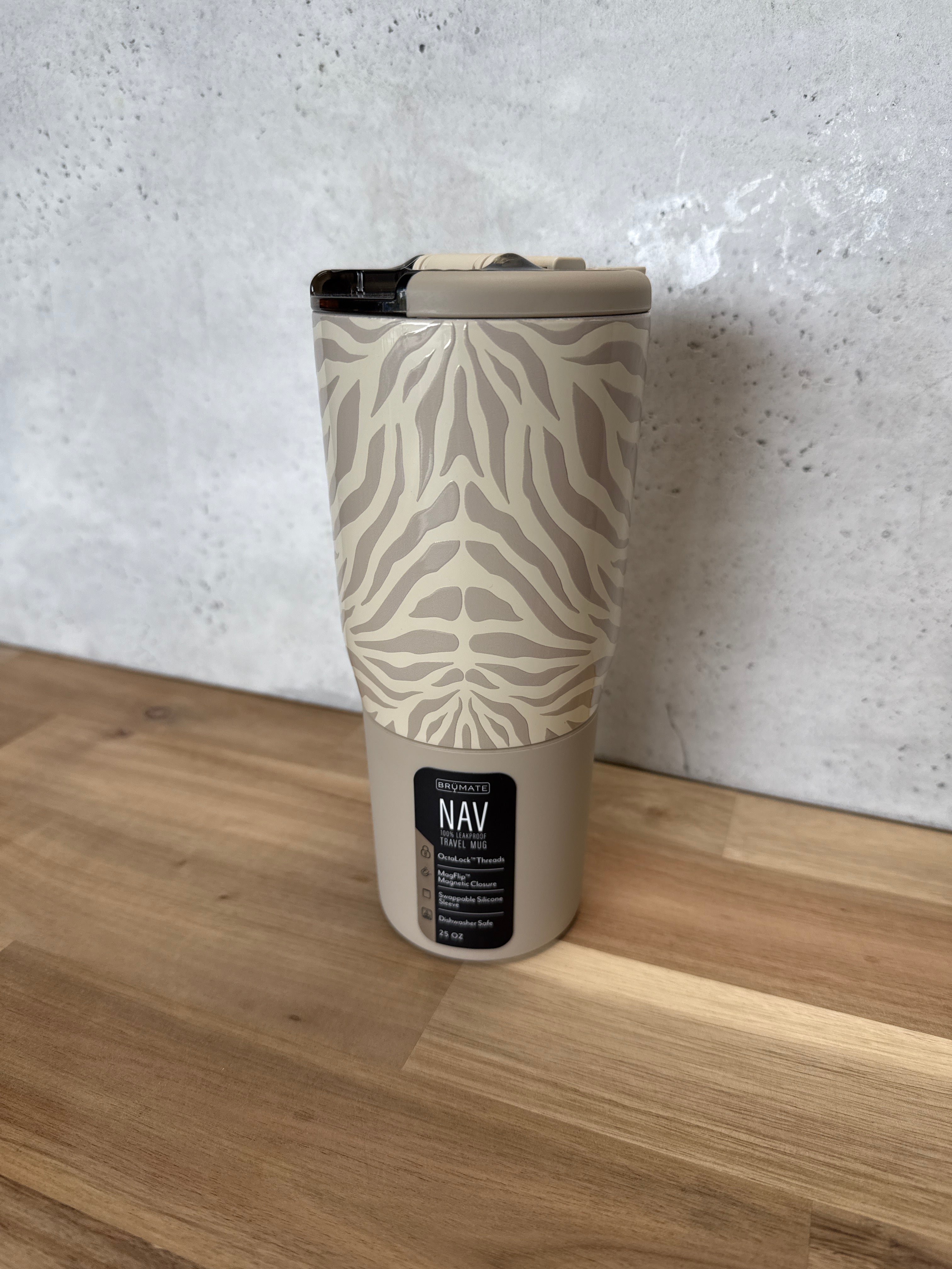 BRUMATE NAV 25OZ. ZEBRA