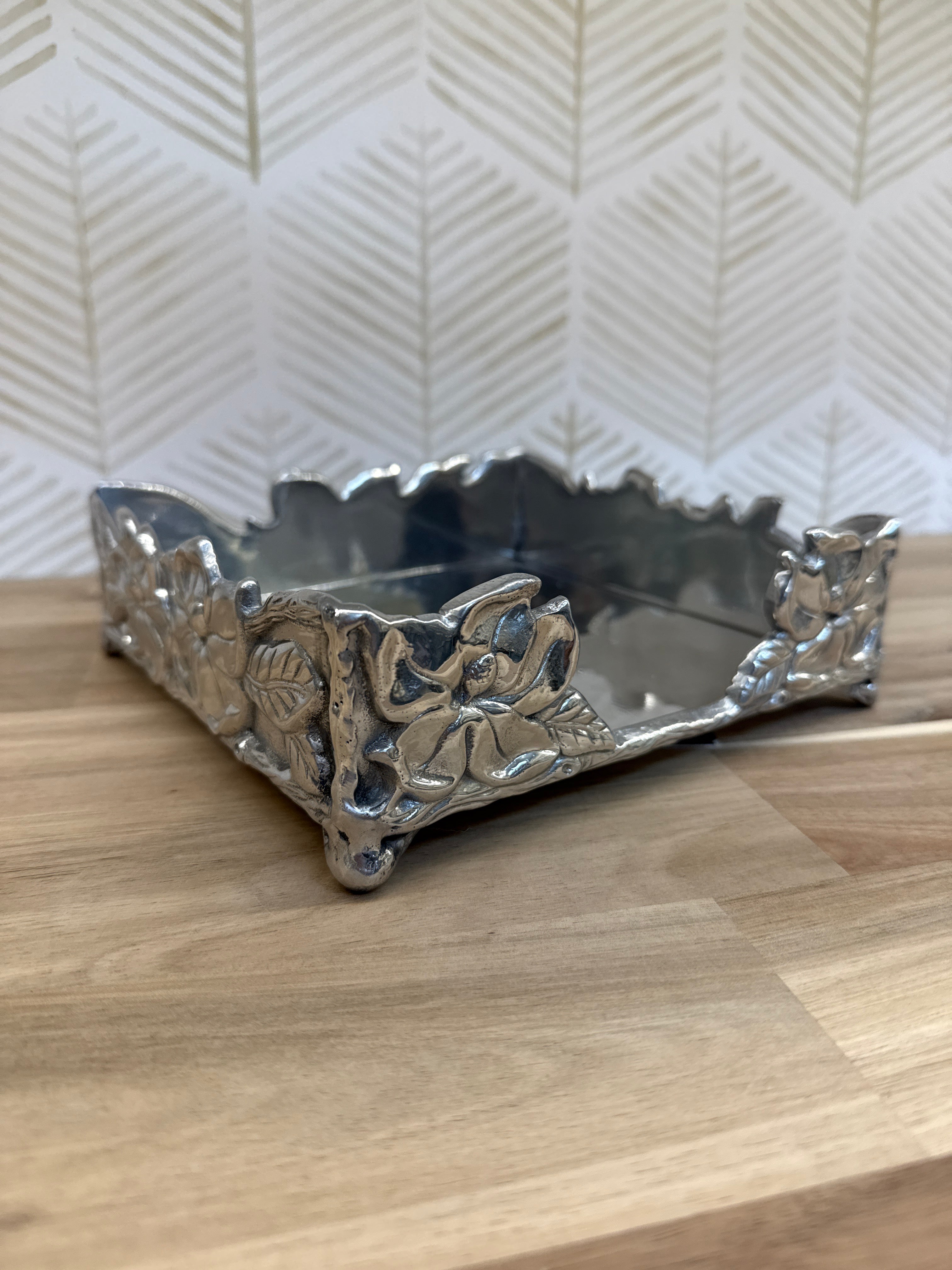 ARTHUR COURT MAGNOLIA LUNCHEON NAPKIN BOX