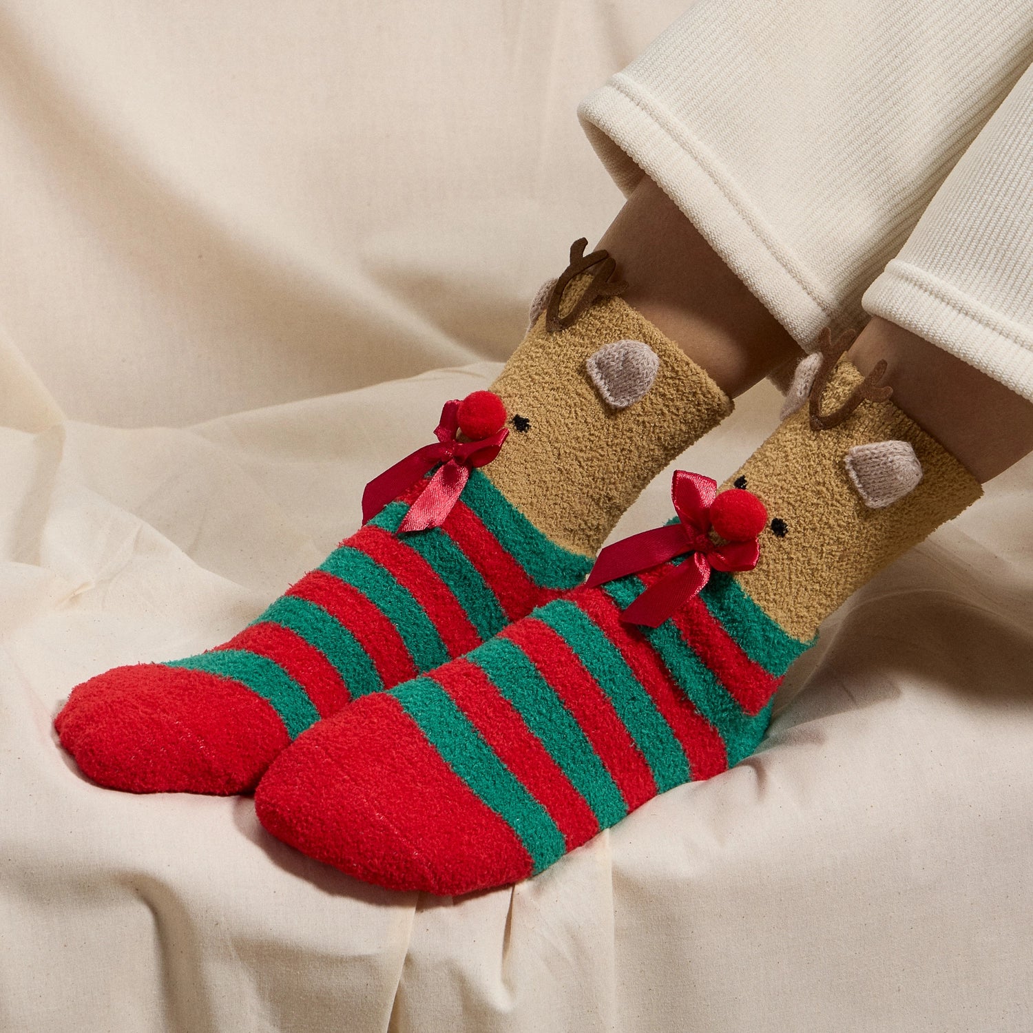 CHRISTMAS FUZZY SOCKS GIFT SET
