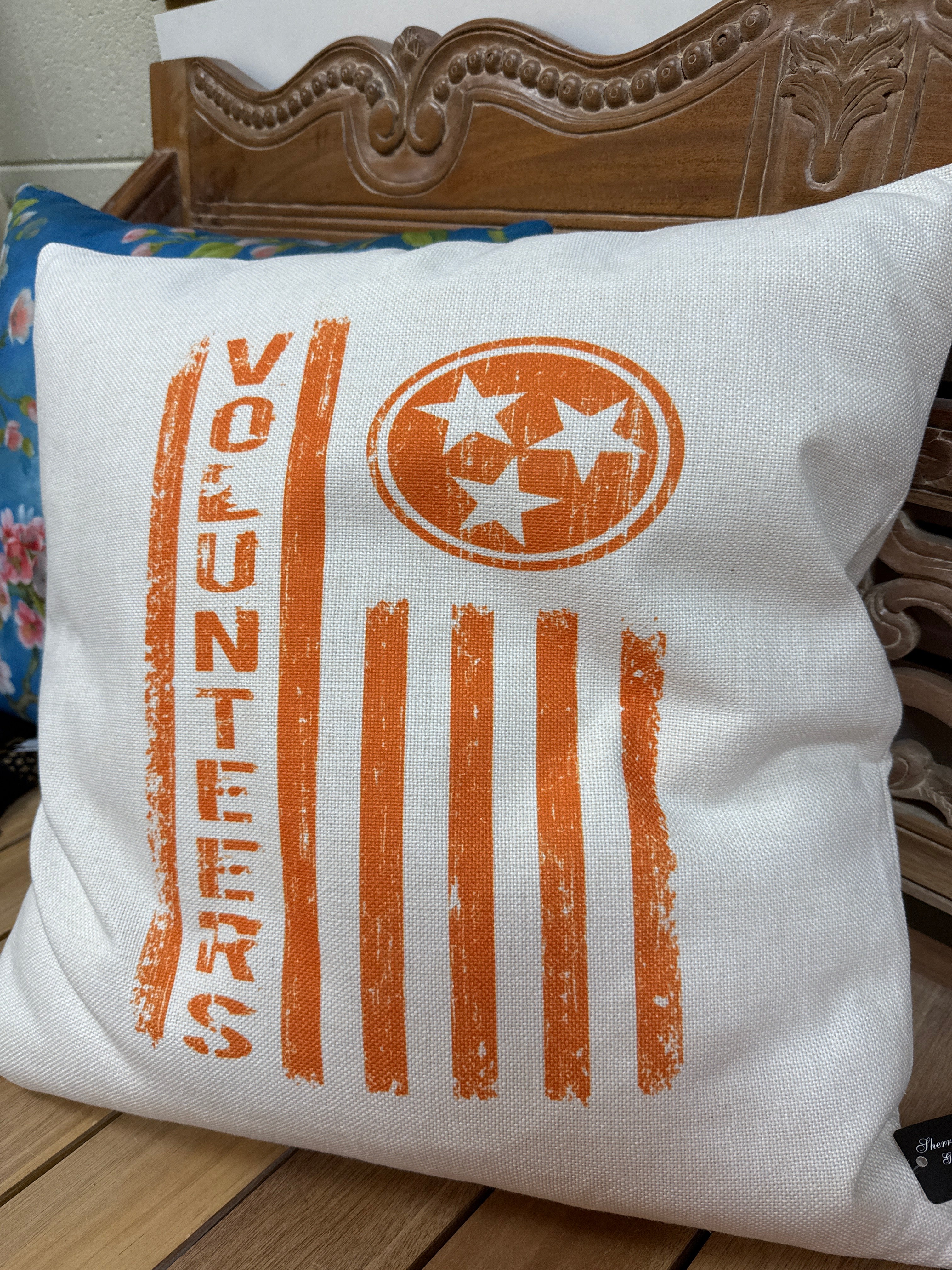SQUARE PILLOW  UNIVERSITY OF TN VOLUNTEER FLAG