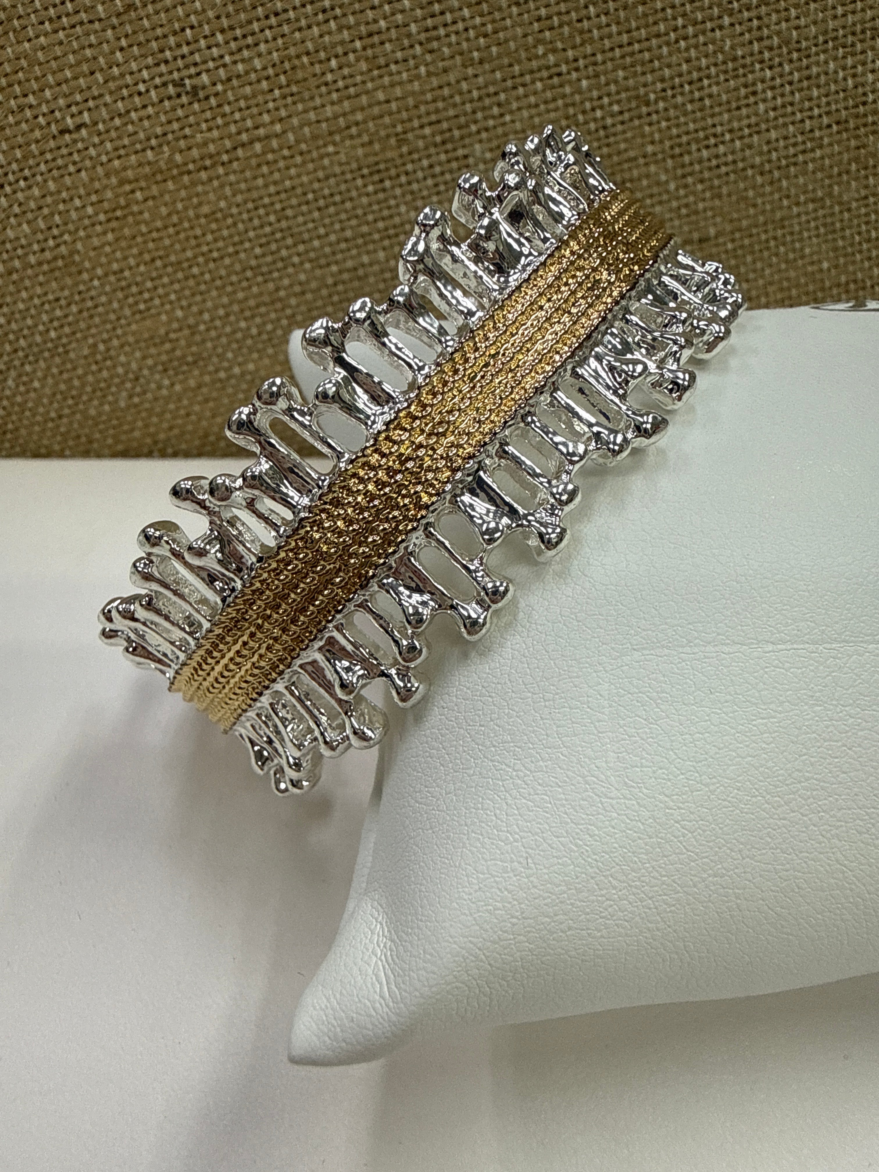 MYRA BRACELET