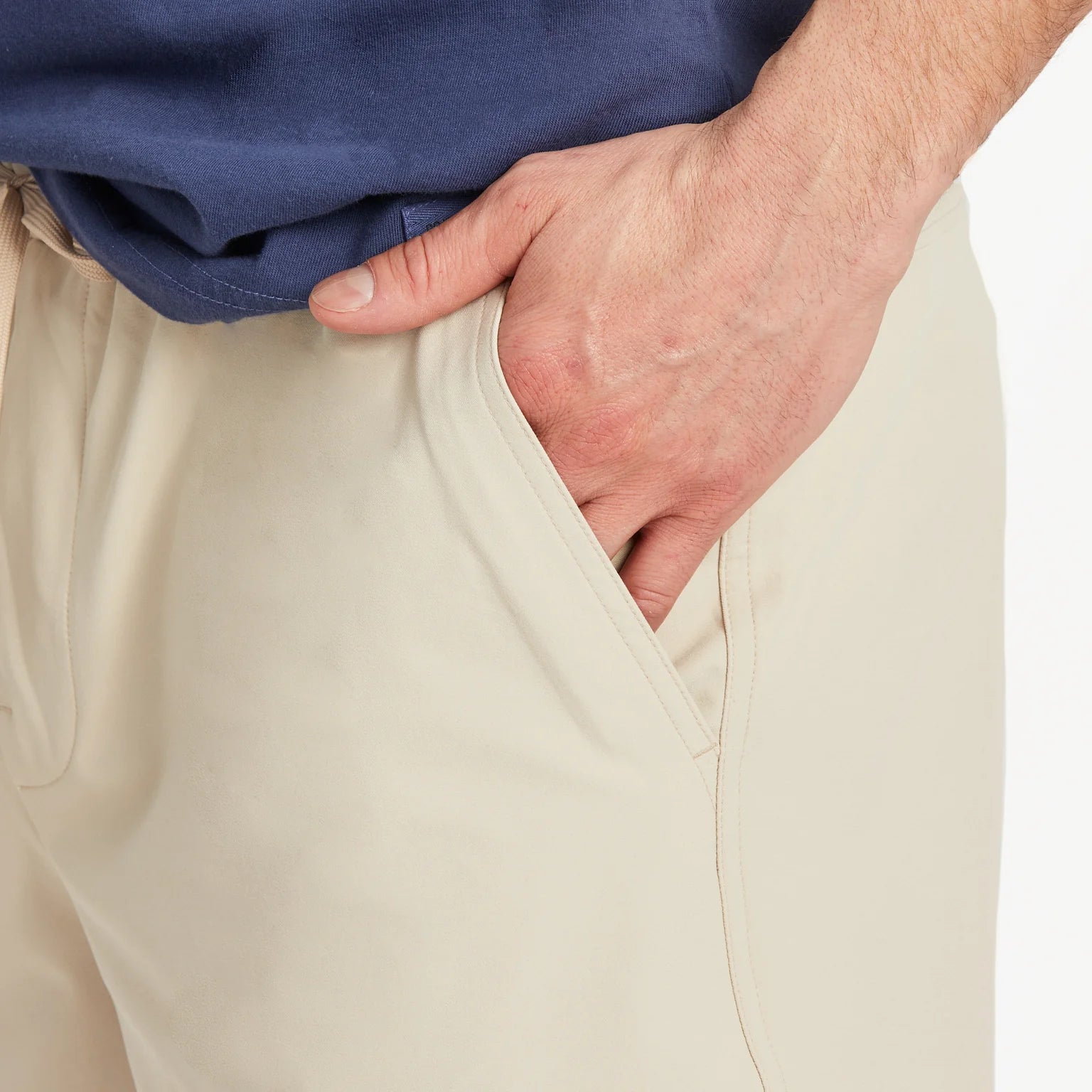 MENS EVERDAY SHORT KHAKI