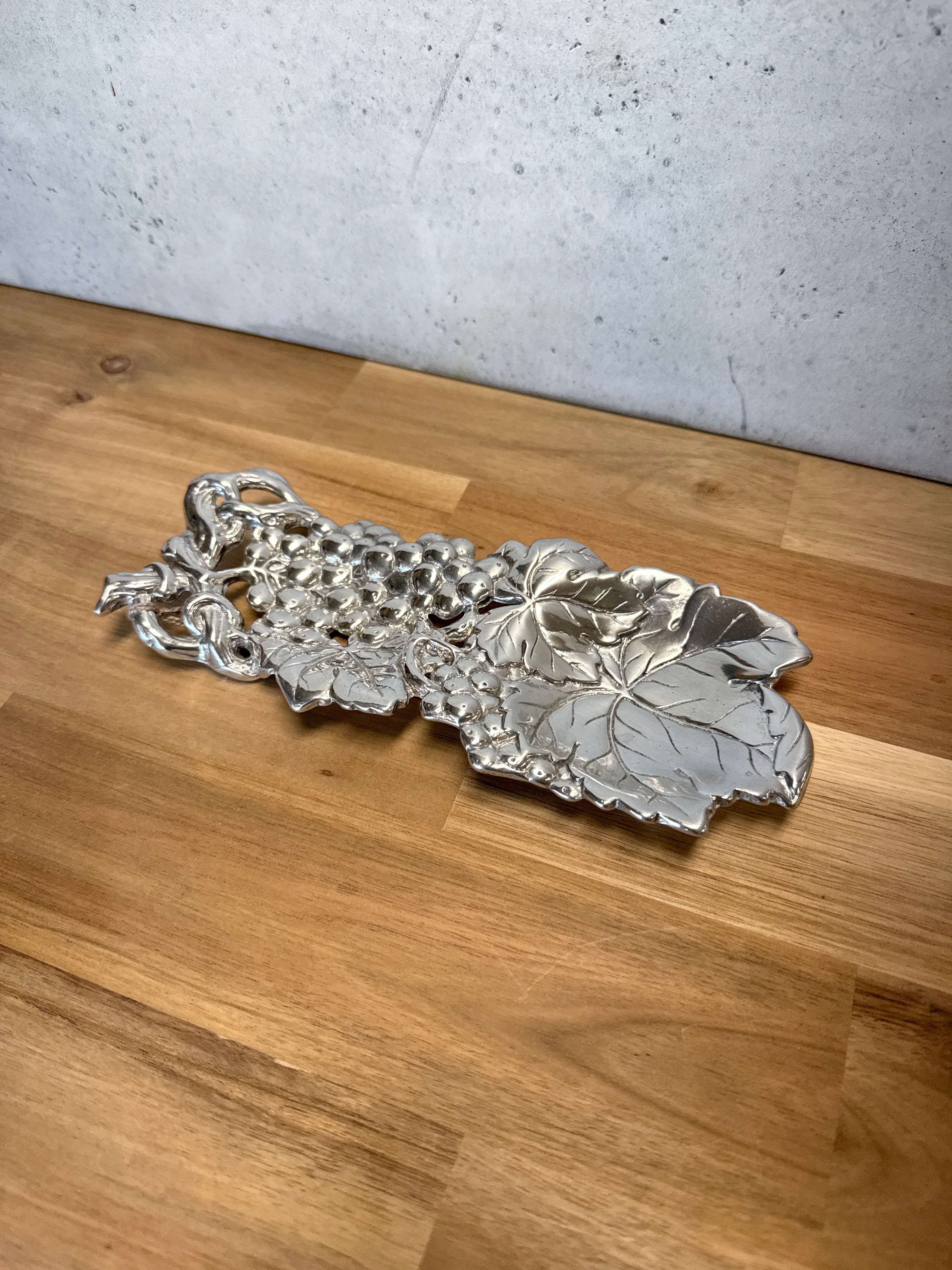 ARTHUR COURT GRAPE SPOON REST