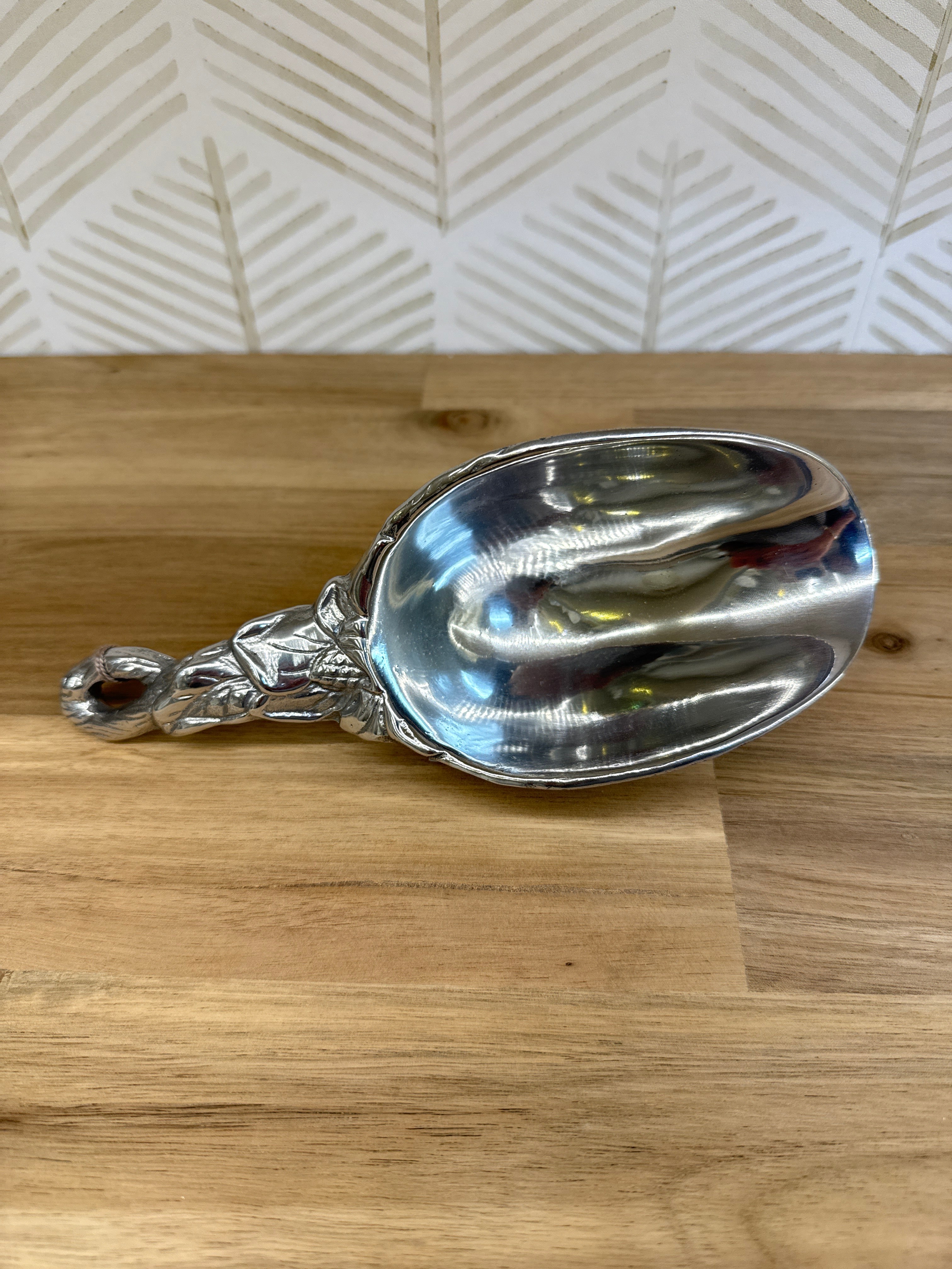 ARTHUR COURT MAGNOLIA ICE SCOOP