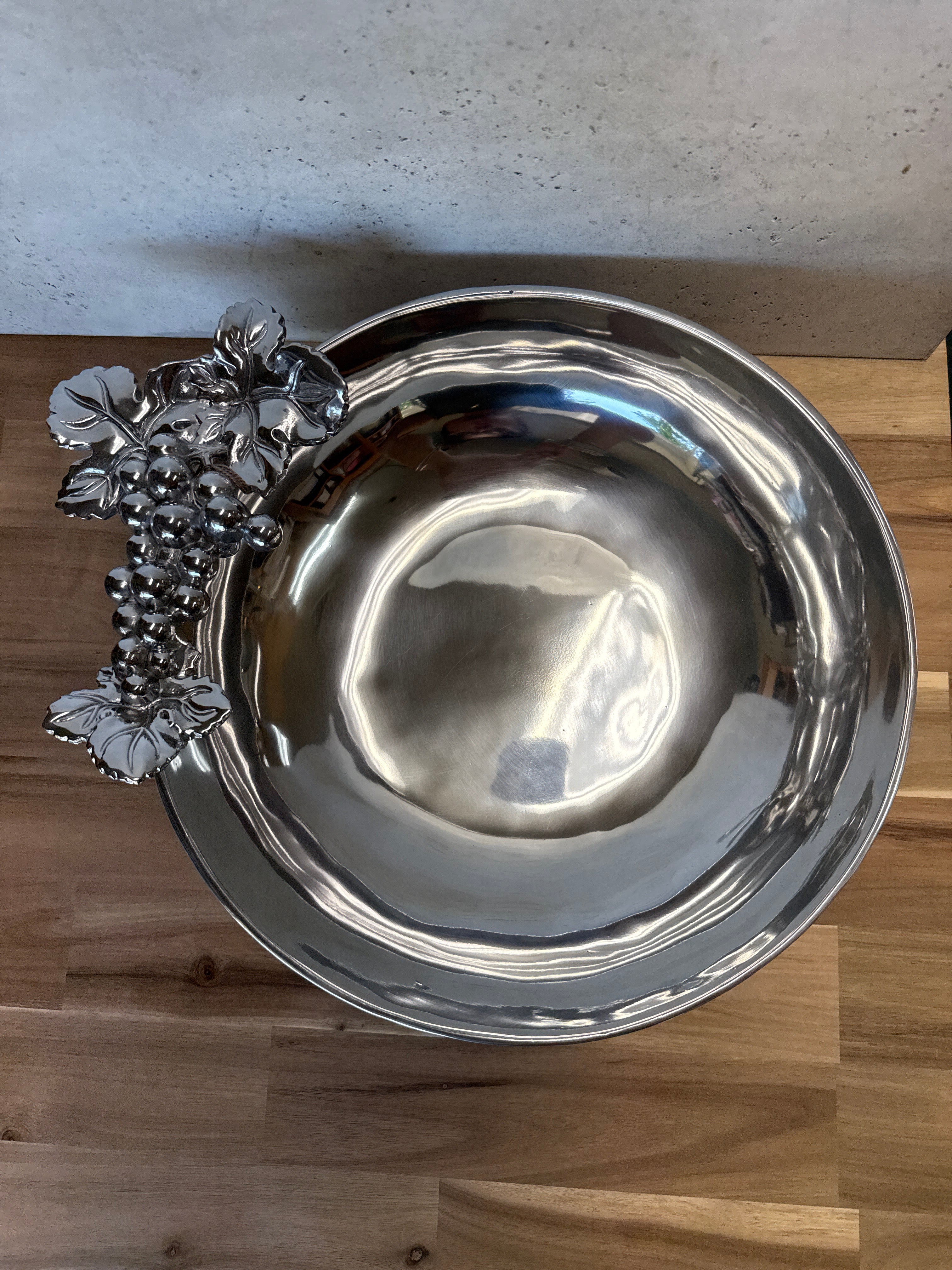 ARTHUR COURT ROMAN GRAPE 15" BOWL