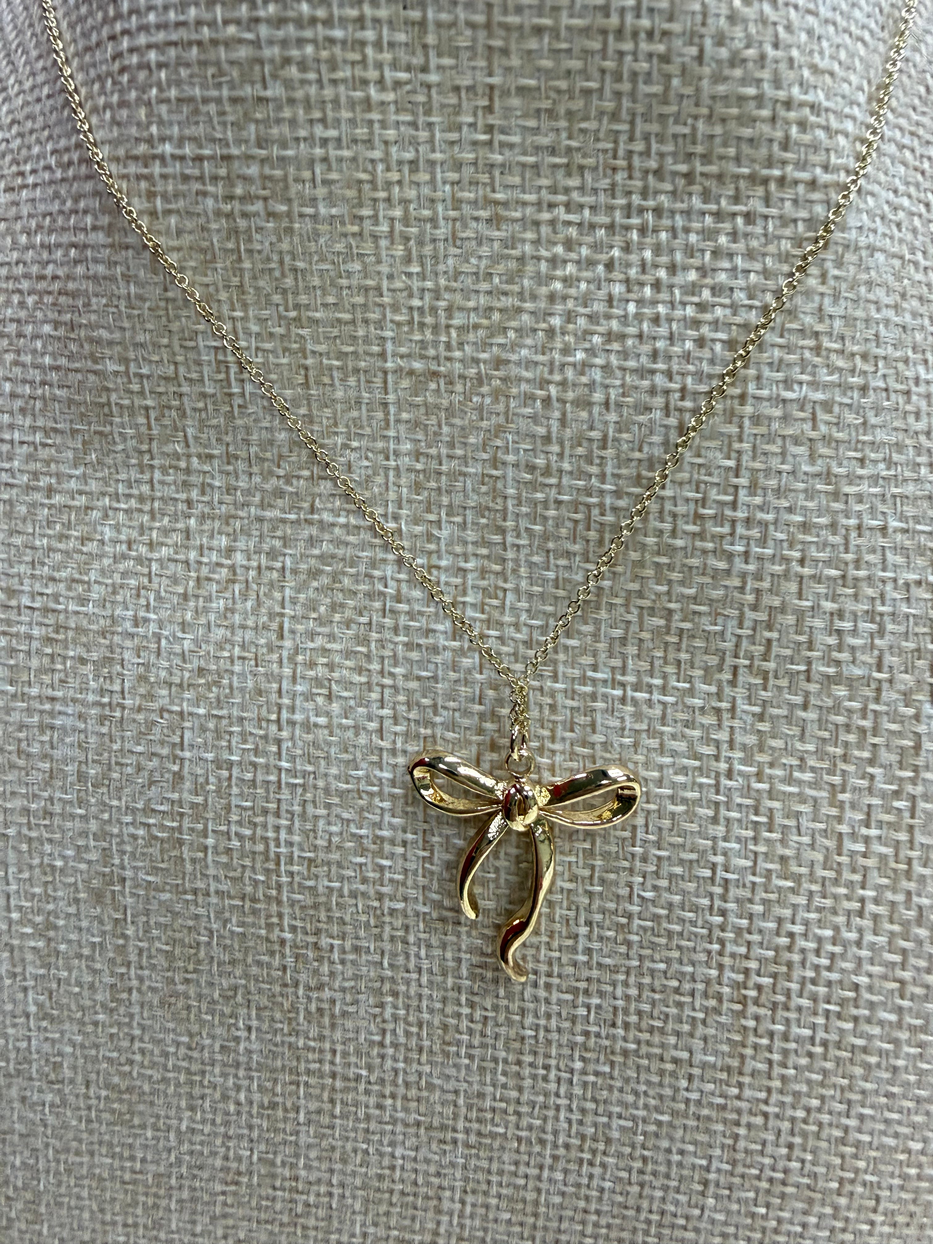 RIBBON PENDANT NECKLACE