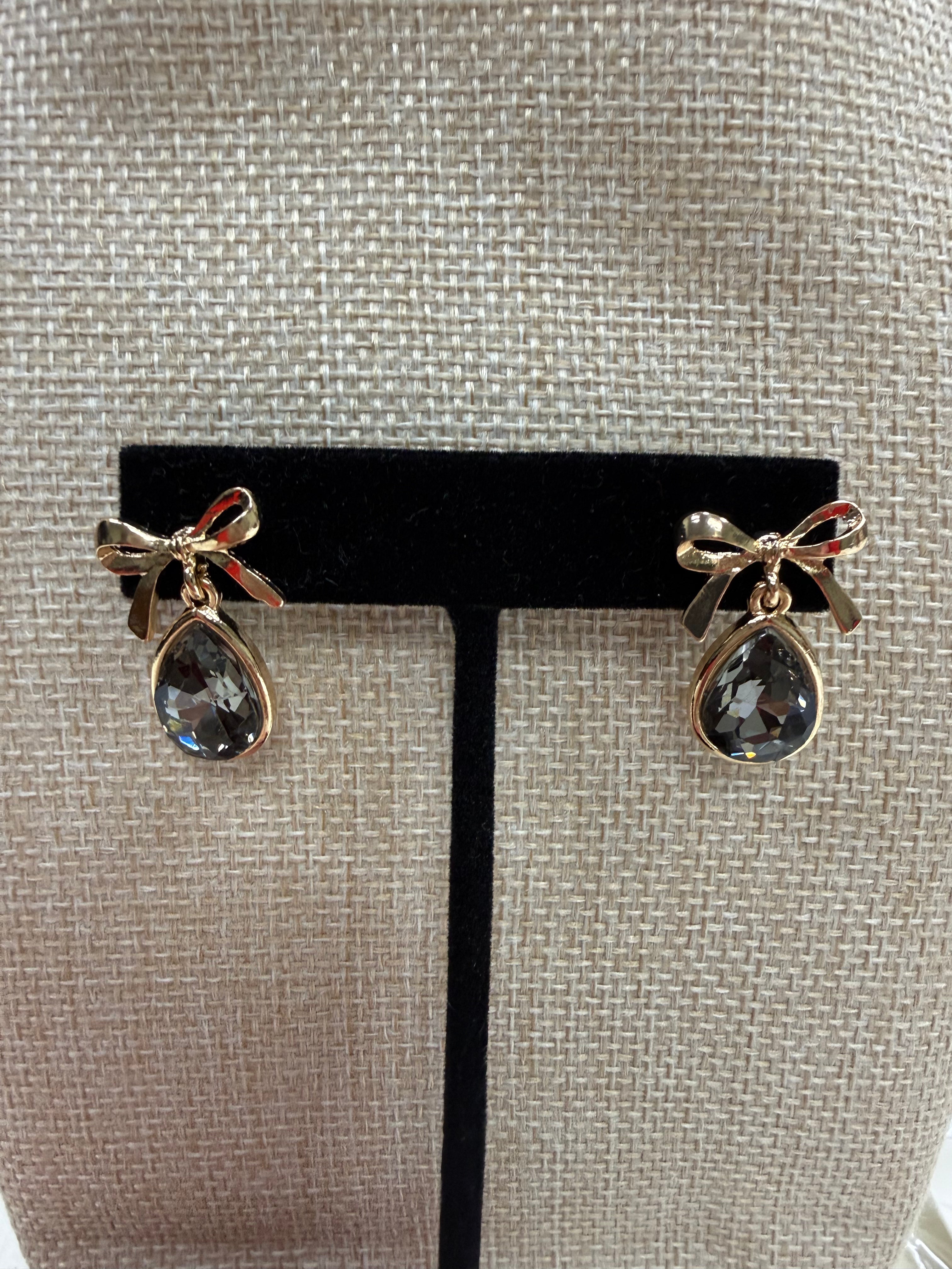 TEARDROP BLACK STONE & BOW EARRINGS