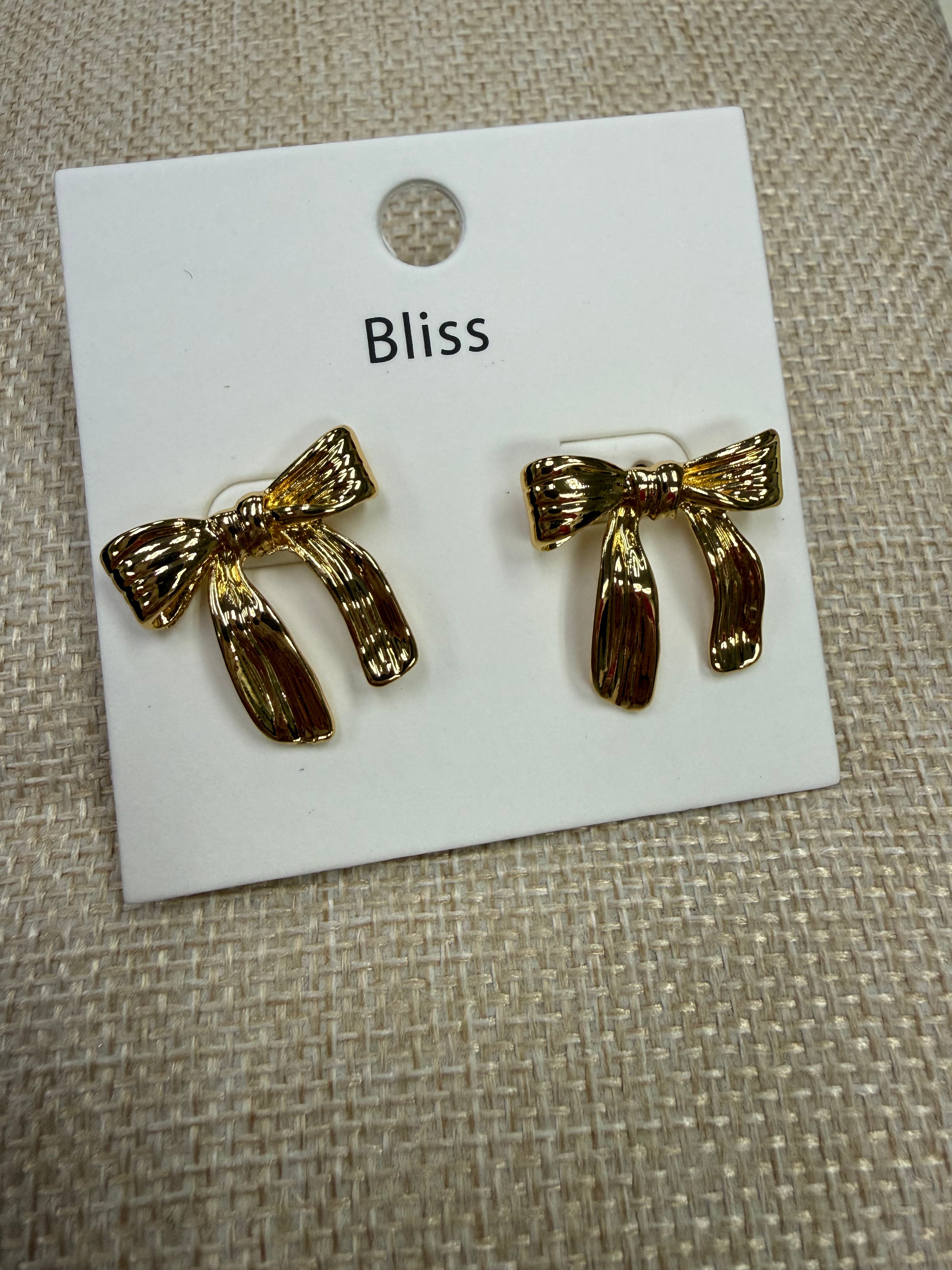 TEXTURED RIBBON STUD GOLD EARRINGS