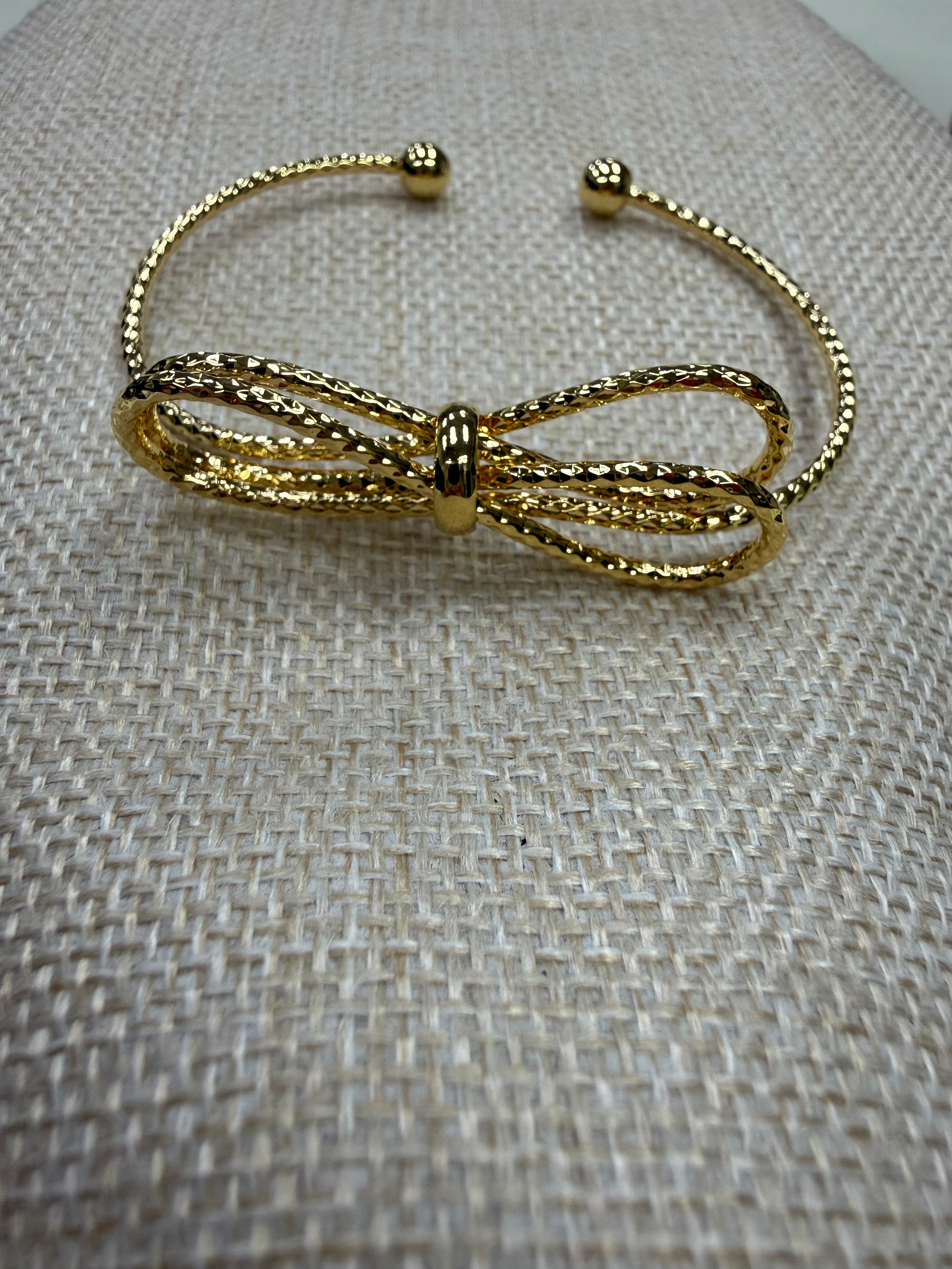 TEXTURED BOW CUFF BRACELET
