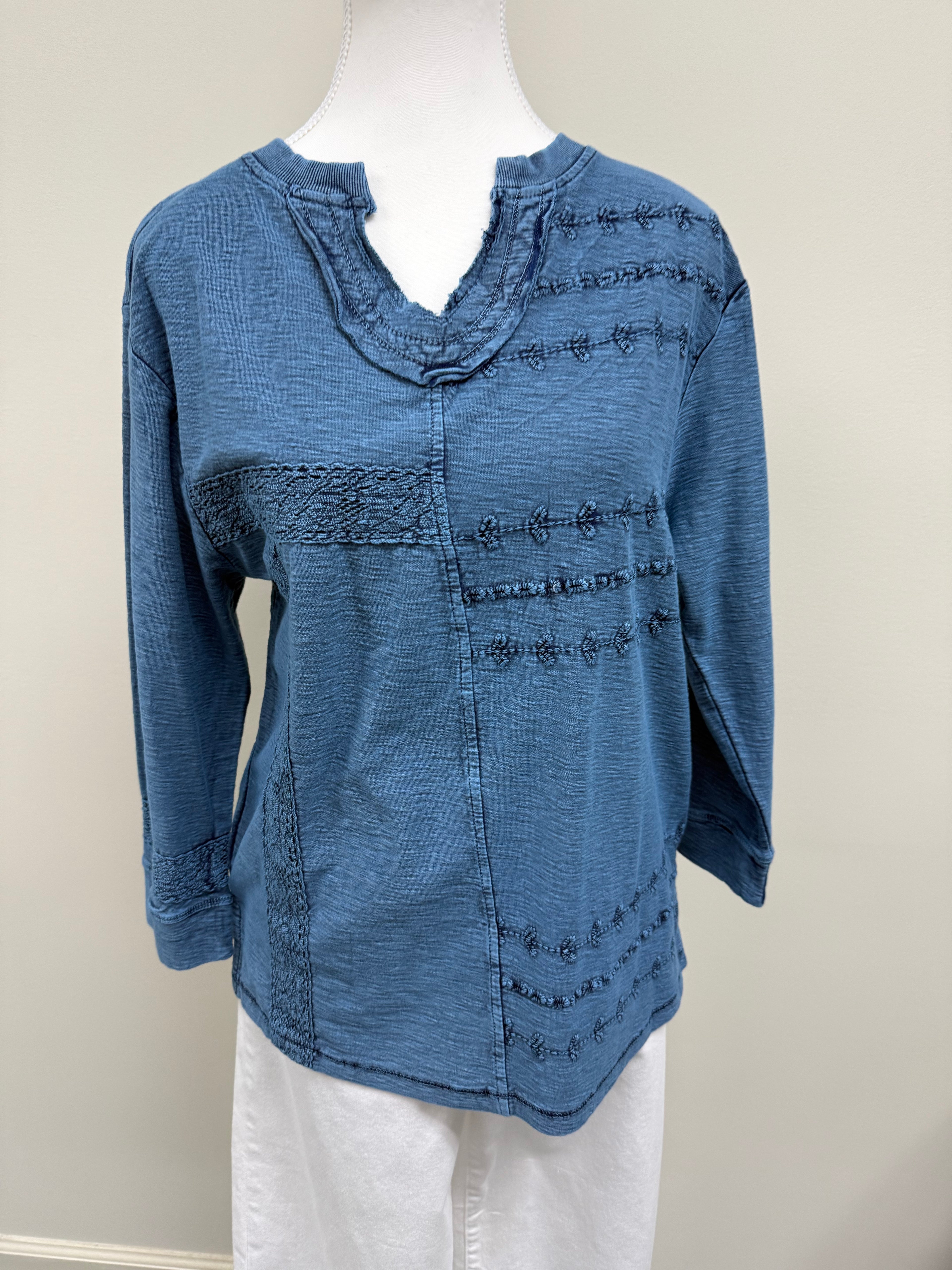 Embroidery Knit Top
