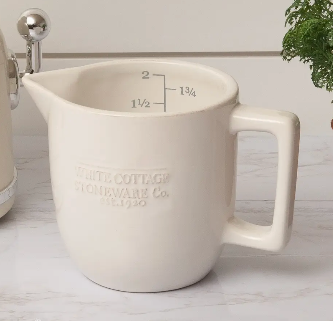 MEASURING CUP
