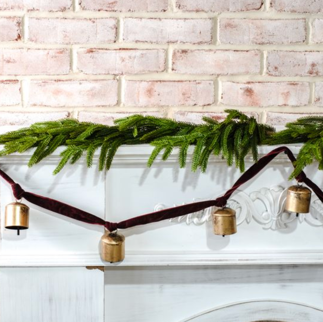 73" VELVET 8 BELL GARLAND