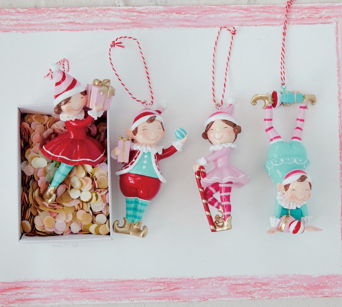 ELF WITH GIFT ORNAMENT
