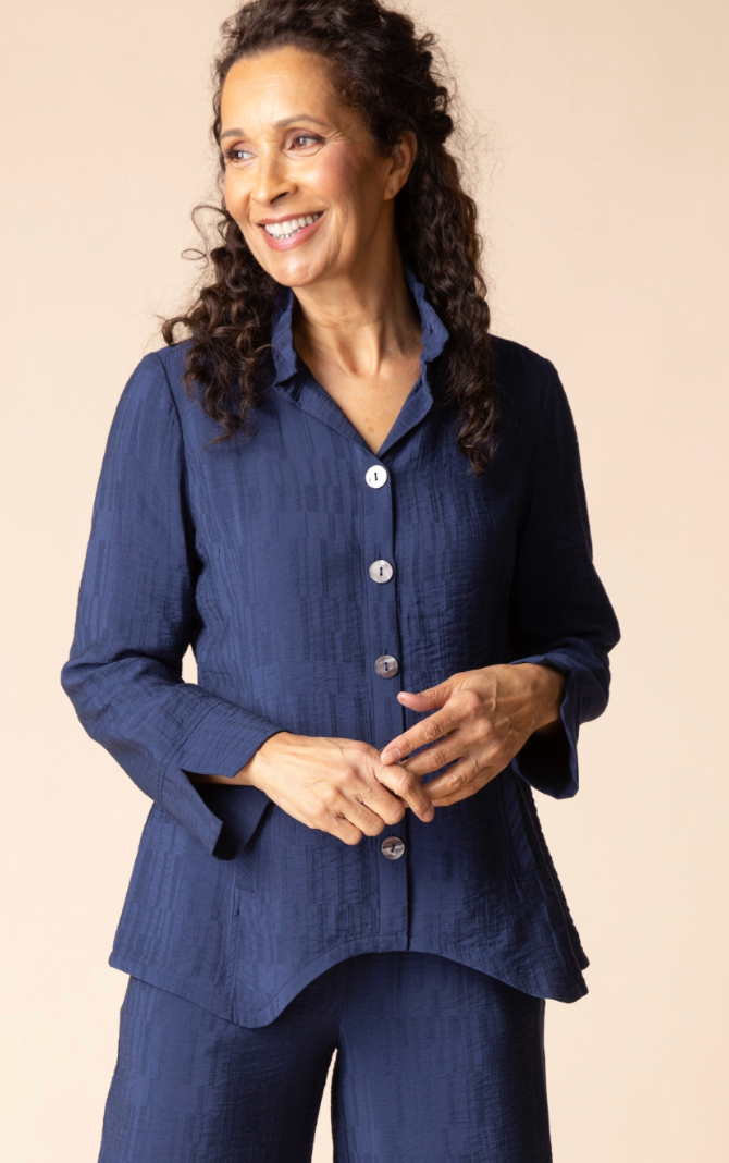 RUCHED COLLAR SHIRT